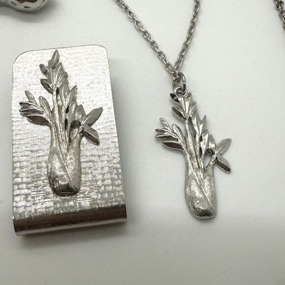 VTG Myers‑Suzio Signed Vegetable Set Necklaces Money Clip Peanut Keychain-Unisex - Picture 11 of 12